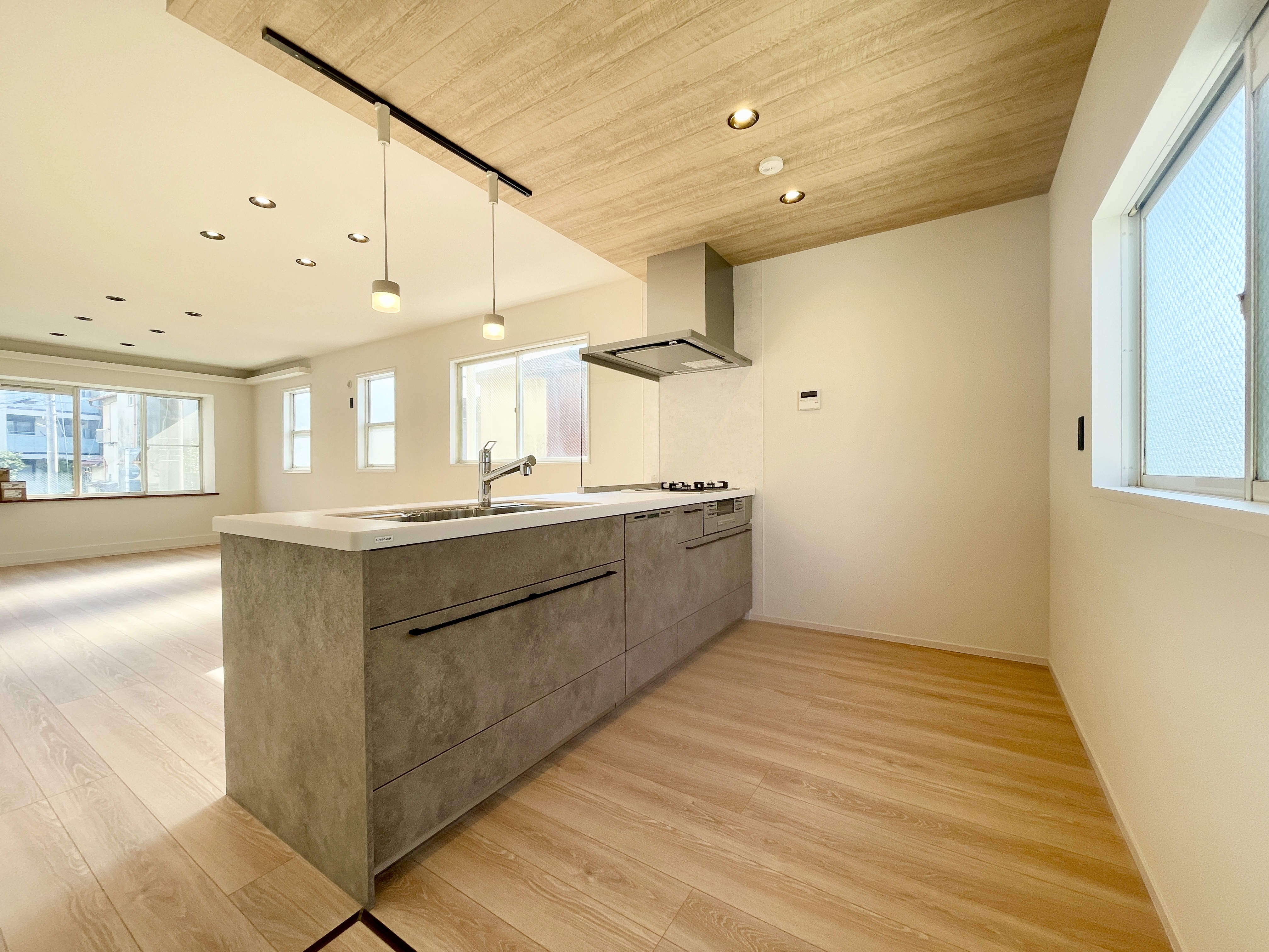 販売中物件リフォーム完了しました